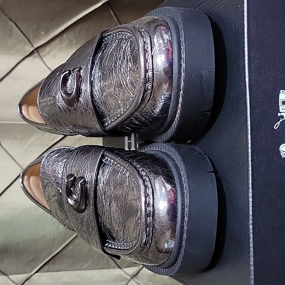 NWT- Coach ‘Leah’ Crinkle Leather Lug Sole Loafer - Picture 8 of 12